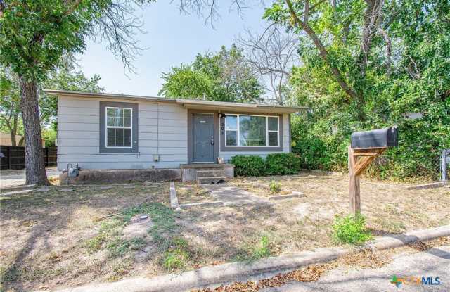 202 E Carpenter Avenue photos photos