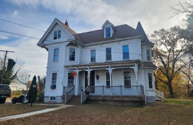 1800 KINGS Highway photos photos