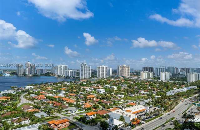 18501 Collins Ave Gallery 4