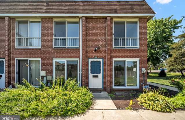 107 LEXINGTON Court Gallery 1