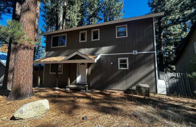 4 Bedroom Home backed right up to the Meadow Gallery 1