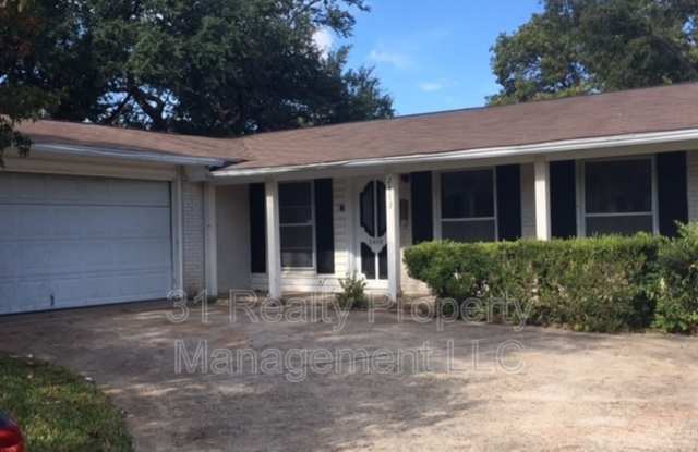2413 Sussex Dr - 2413 Sussex Drive, Garland, TX 75041