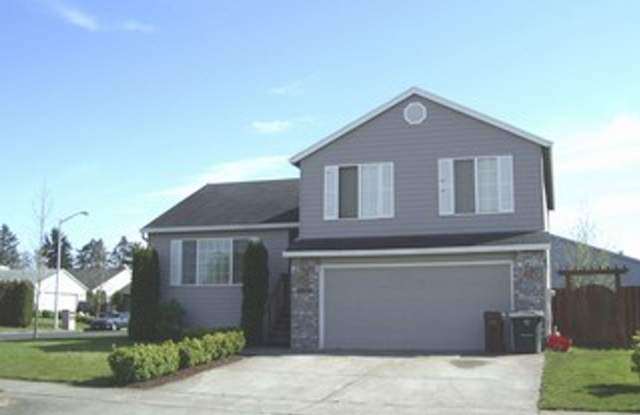 Spacious Tri-Level On Corner Lot photos photos