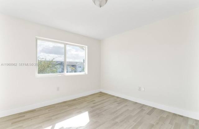 2767 NW 191st Ter photos photos