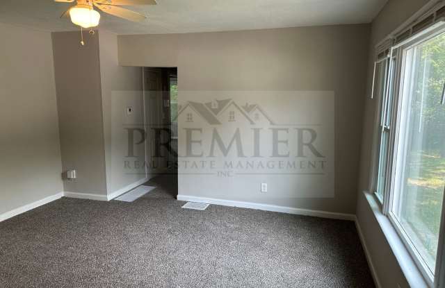 3305 S Sterling Ave, Independence, MO 64052 Rent $1499 Nice 3 bed / 1 bath house Gallery 4