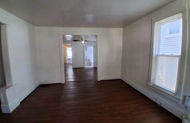 403 1/2 E. Monroe Gallery 3