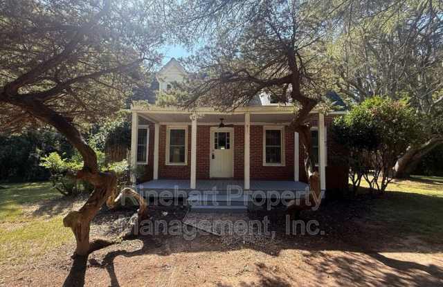 911 Shady Oak Lane Gallery 1