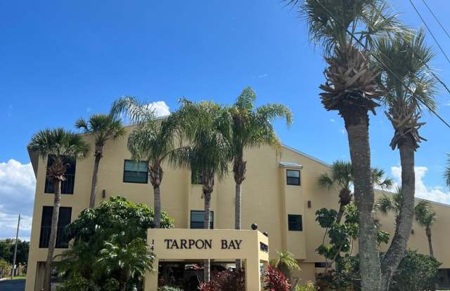 Located on the Myakka River in El Jo Bean  2nd floor photos photos