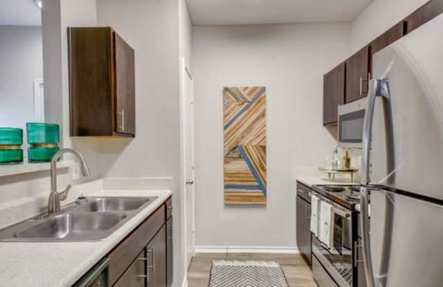 11833 E Loop 1604 N Gallery 3