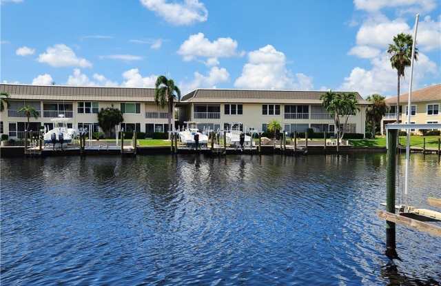 4211 SE 19th Place - 4211 Southeast 19th Place, Cape Coral, FL 33904