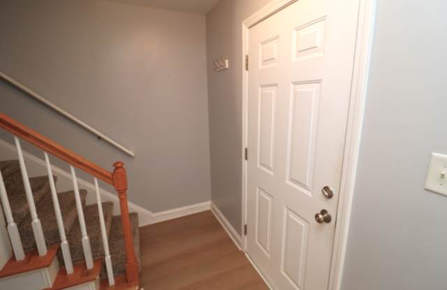 410 Whitehall Ct Gallery 3
