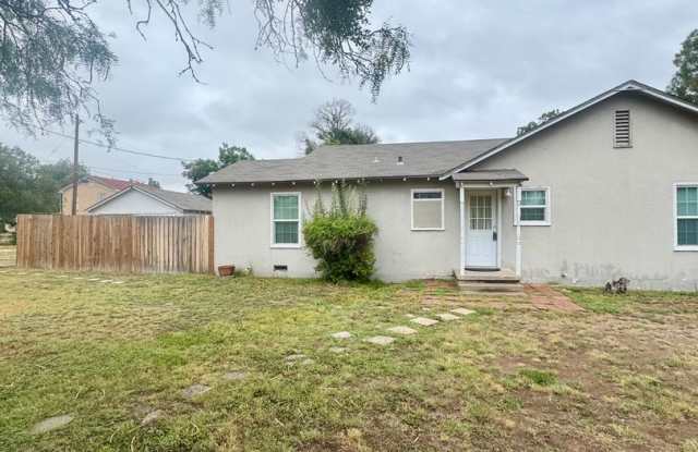 Available Now - Santa Rita 1-Bedroom Duplex Unit + Water/Sewer/Trash Included!! photos photos