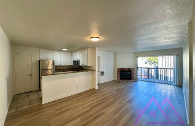 For rent I! Beautiful 2 Bed, 2 Bath Condo-Complex at La Costa photos photos