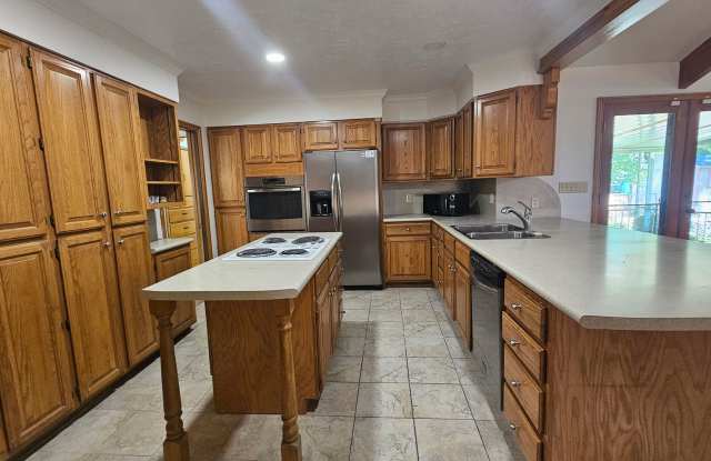 4-Bedroom Home Near UVU  BYU photos photos