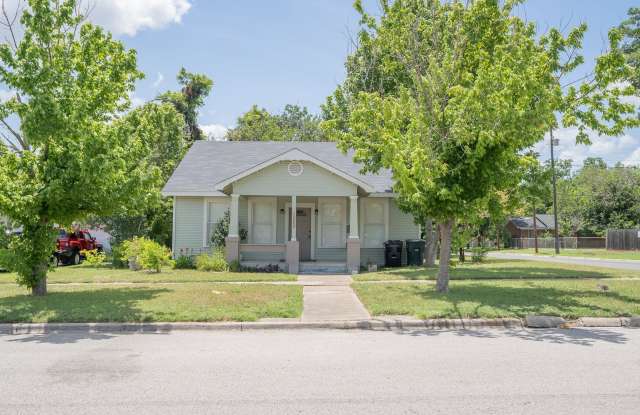 Gorgeous bungalow by Baylor Scott  White photos photos