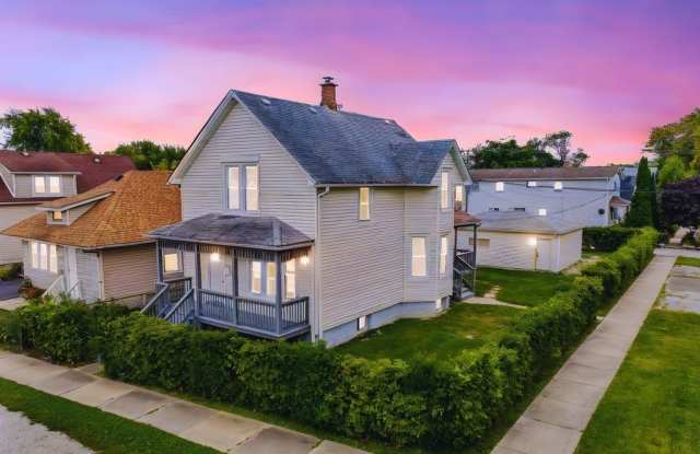 2823 Broadway Street photos photos