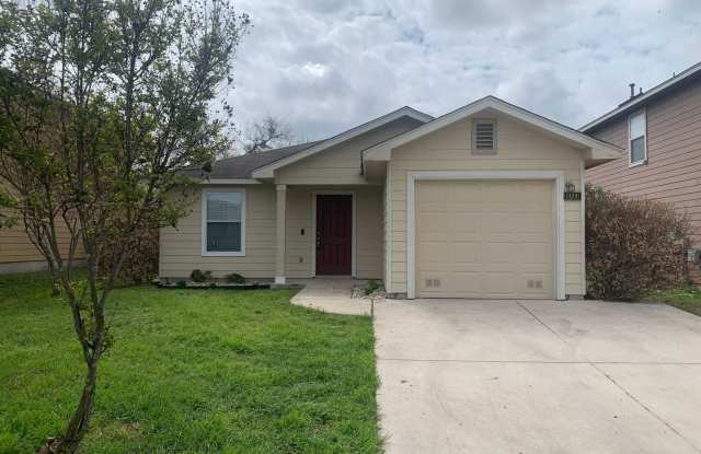 *COMING SOON* GORGEOUS 3 Bedroom Home W/ Community Pool photos photos