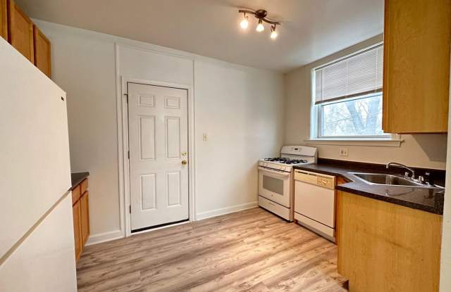 1900 W Farwell Ave Gallery 4