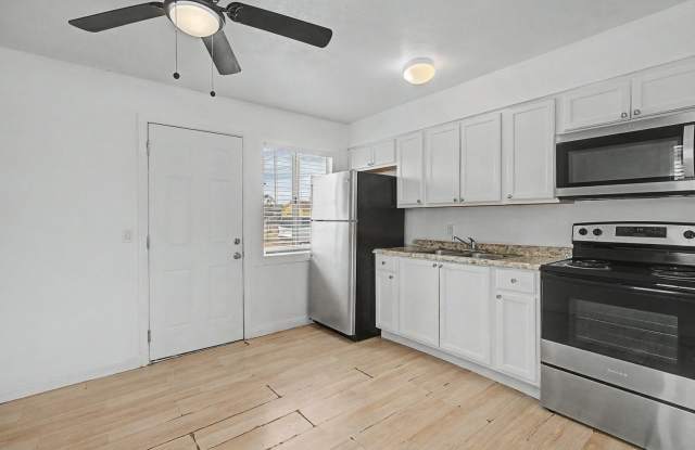 *** Two bedroom home with yard *** Gallery 3