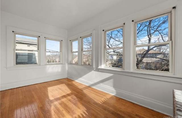 10 S 13th Avenue Gallery 4