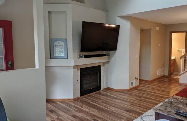 1960 Shenandoah Ct. Unit E Gallery 4