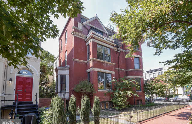 417 A STREET SE Gallery 2