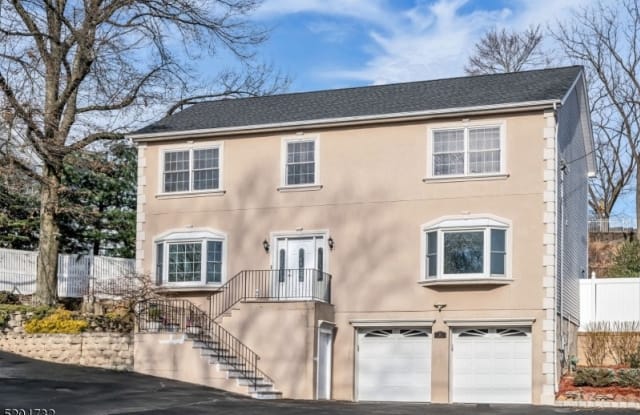 27 Notch Rd - 27 Notch Road, Passaic County, NJ 07424