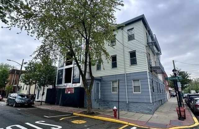 200 BERGENLINE AVE - 200 Bergenline Avenue, Union City, NJ 07087