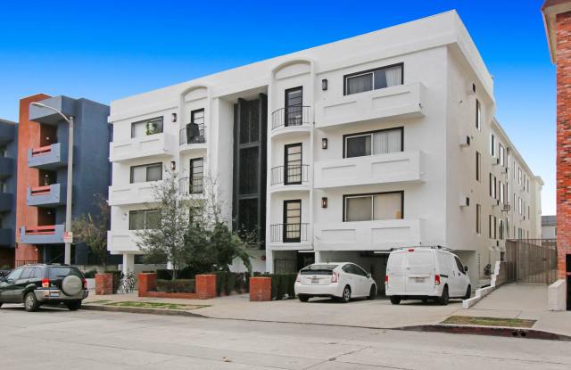 1525 Amherst Apartments Gallery 4