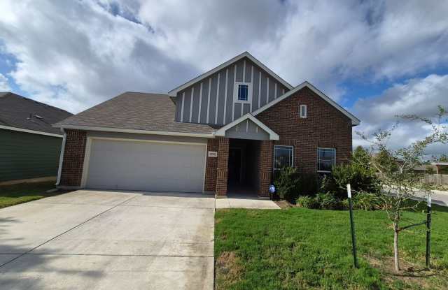 Spacious, well-maintained 5-bedroom, 3 bath home in Paloma Gallery 1