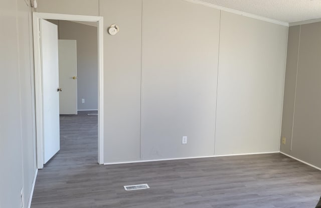 2103 Eagle Ln Gallery 4