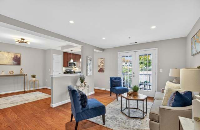 4163 S Four Mile Run Dr Unit 301 Gallery 3