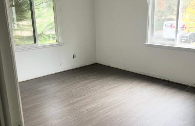 4126 West Toluca Lake Gallery 3