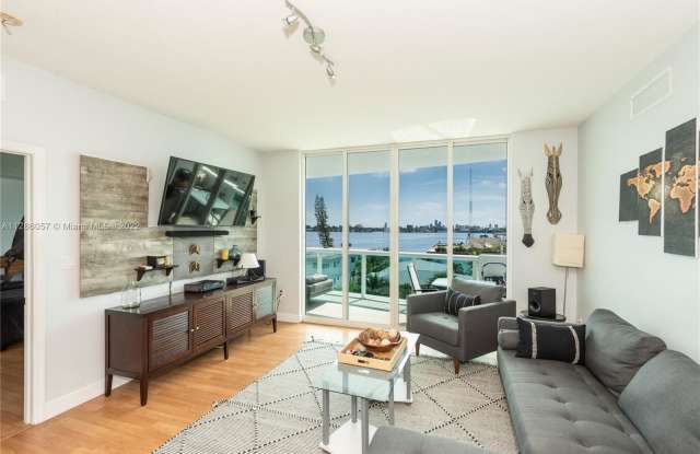 7910 HARBOR ISLAND DR 701 Gallery 2