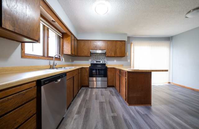 8461 144th St. W. photos photos