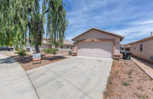 12622 West Corrine Drive Gallery 2