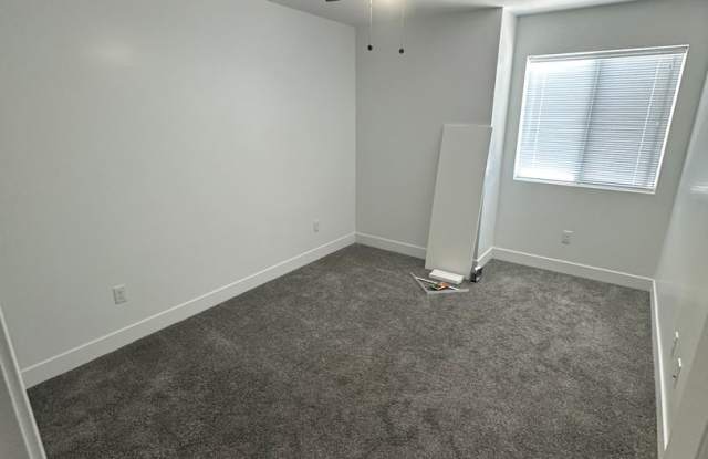 4 Bed 3.5 Bath Townhouse Gallery 1