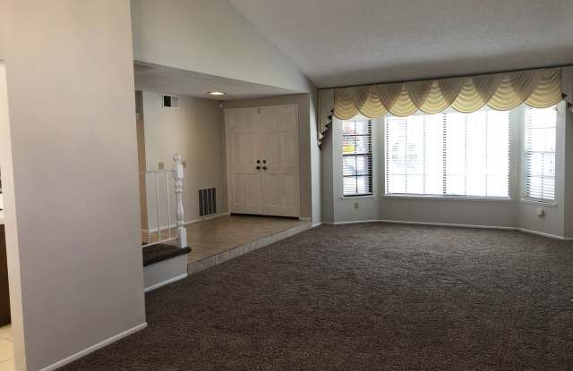 2233 Avondale Dr. Gallery 3