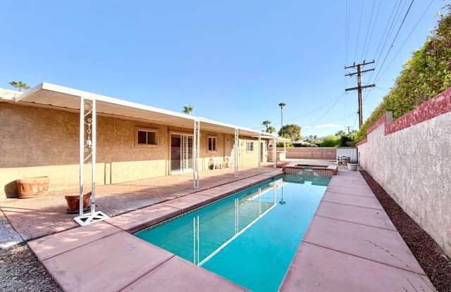 AVAILABLE NOW! 4 Bedroom 2 Bathroom POOL HOME in Palm Springs! Gallery 3