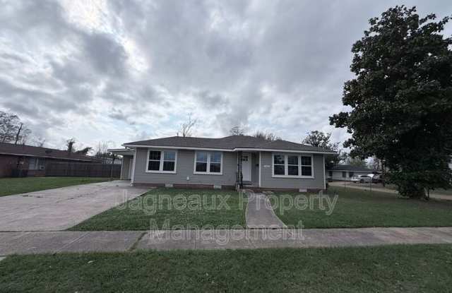 3502 Center St photos photos