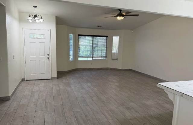 Cozy 4 bedroom, 2 bathroom home in Visalia Gallery 4