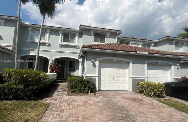 2190 Oakmont Dr - 2190 Oakmont Drive, Riviera Beach, FL 33404