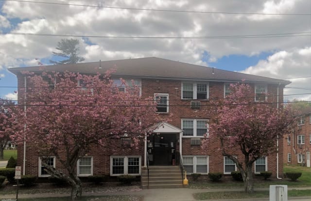 Carriage Hill Condominiums - 4 Carriage Hill Road, Amesbury Town, MA 01913