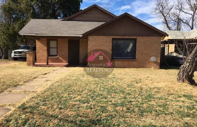Very cute 2 Bedroom 1 Bath with Bonus Room. Gallery 3