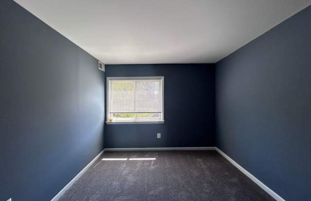 900 Woodson Road Gallery 4