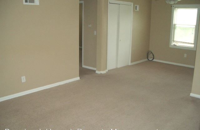 6930 Ewing Gallery 2