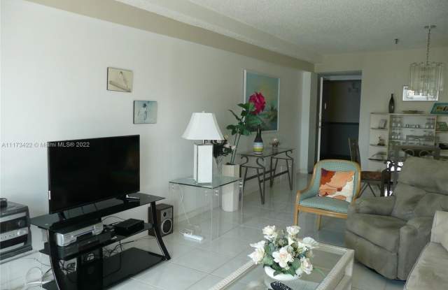 250 181st Dr Gallery 2