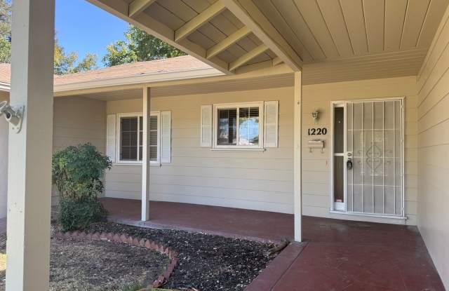 Three Bed, One Bath Home In Lincoln Village Gallery 3