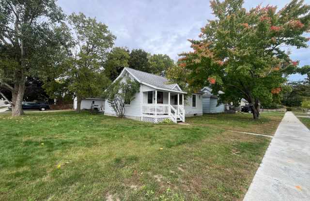 $1,175 | 2BD 1BA| 2306 2nd St | 12/1/2026! Gallery 4