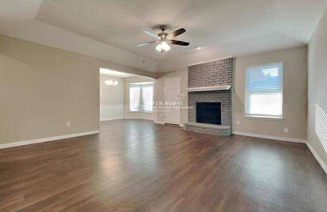 555 Meadowbrook Drive Gallery 4